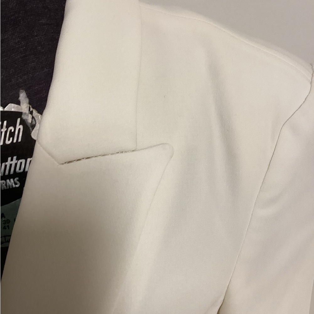 Cinq à Sept White Ruffled Blazer - Picture 6 of 10